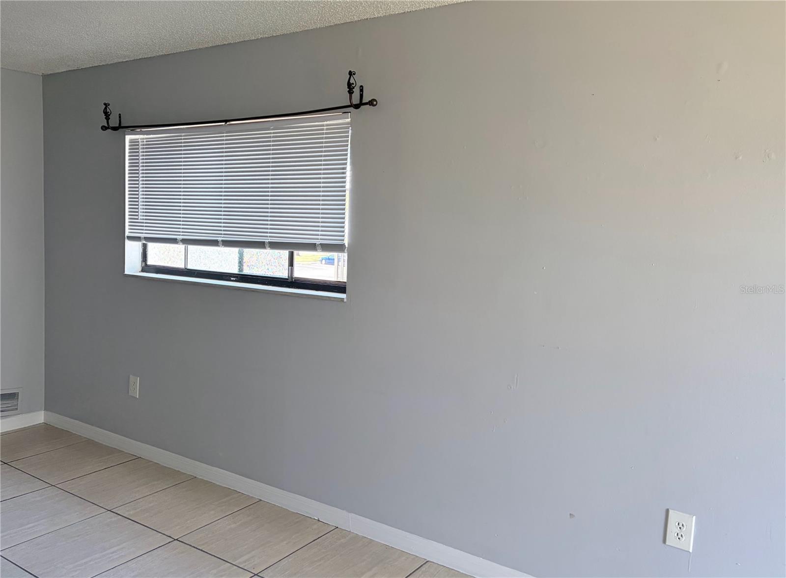 LAKEVIEW CONDO 02 - Residential