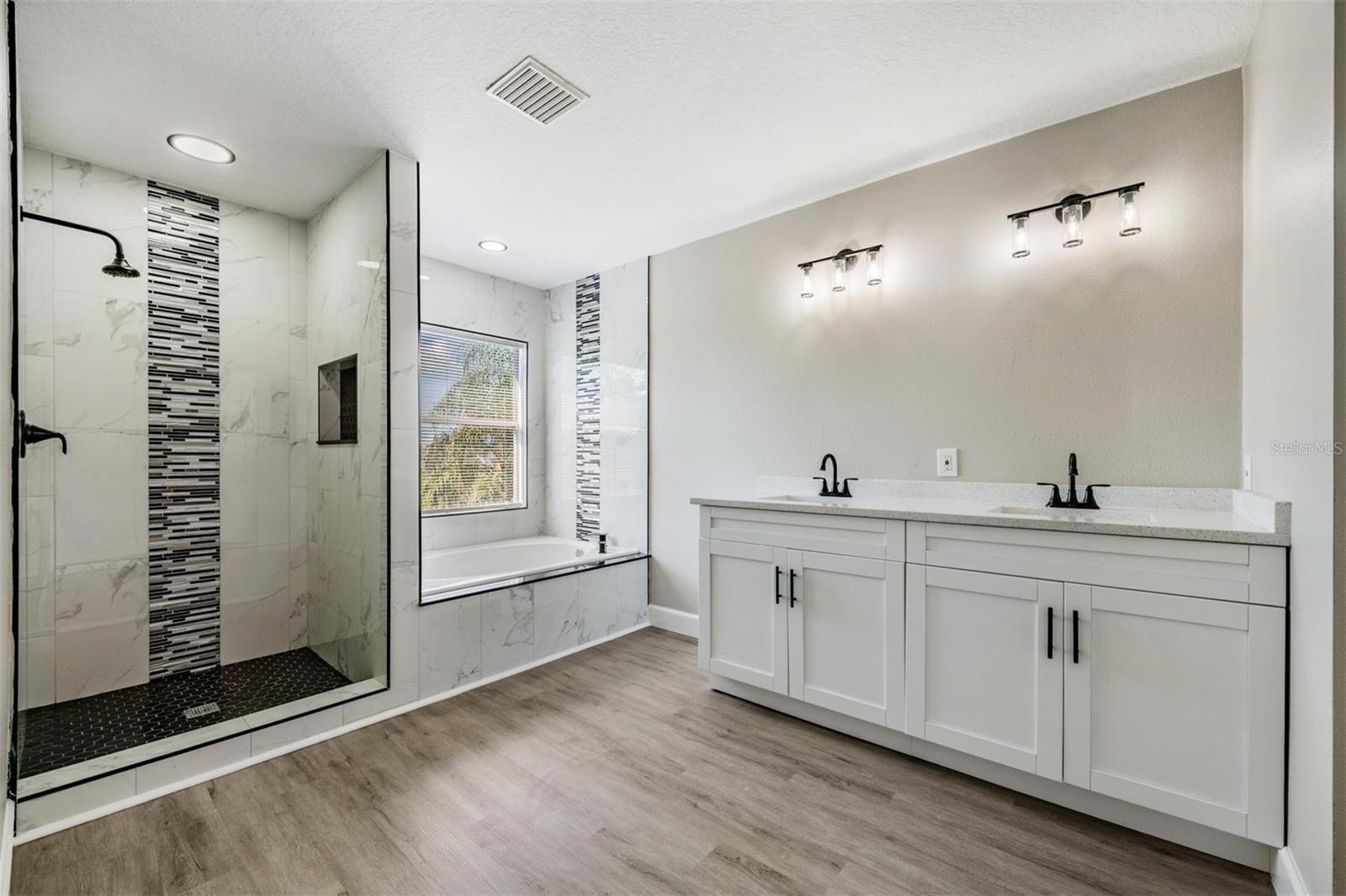 SOUTH COVE PH 2/3 - Residential