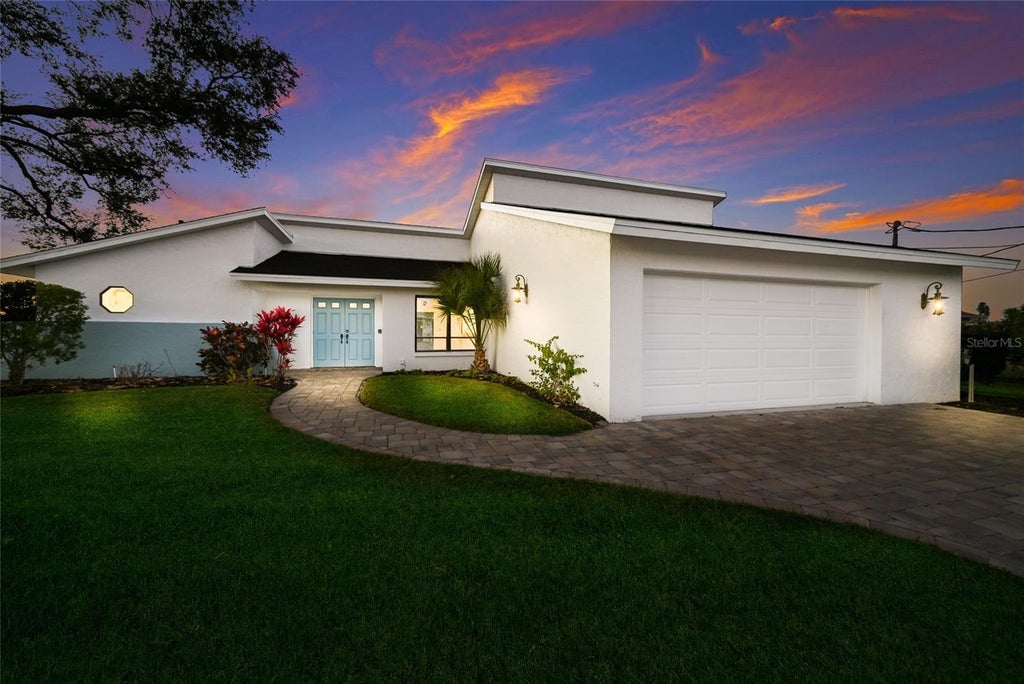 Photo of 5424 America Drive, Sarasota, FL 34231 (MLS # A4709112)