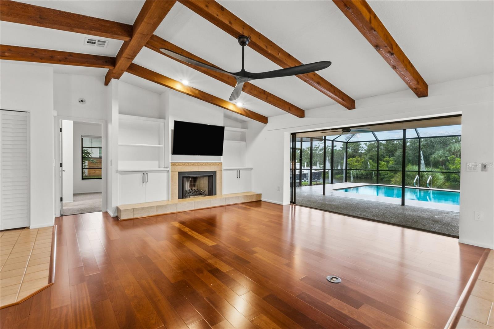 5424 AMERICA DRIVE