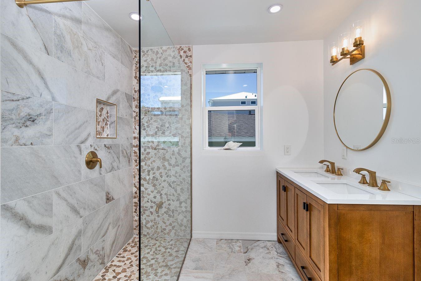 ISLAND ESTATES - Residential