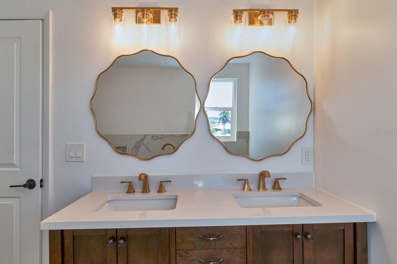 ISLAND ESTATES - Residential