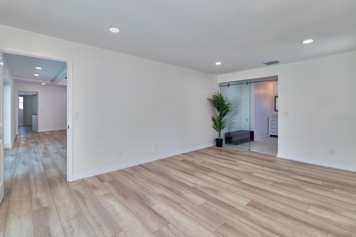 ISLAND ESTATES - Residential