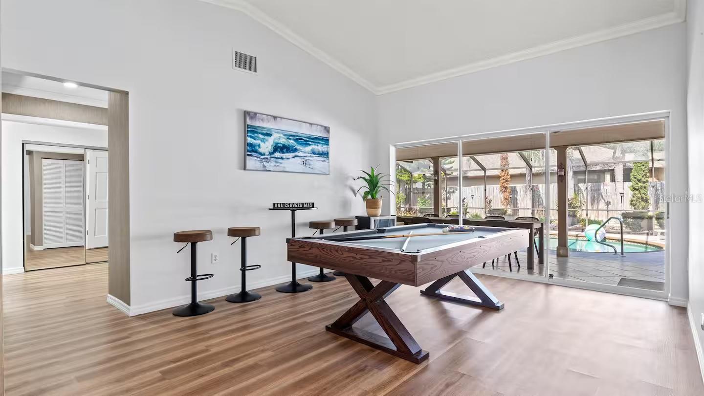 PINE MEADOW - Residential