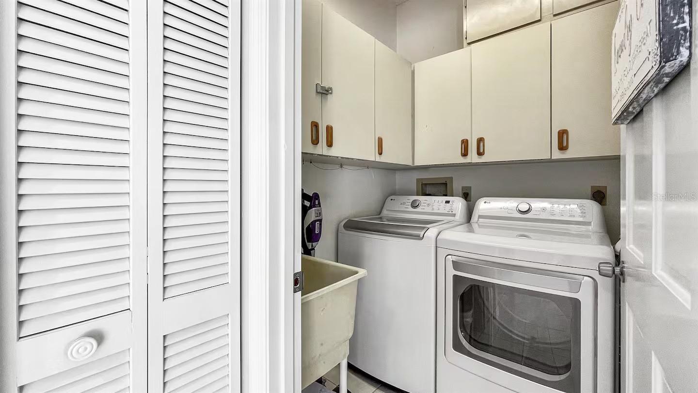 PINE MEADOW - Residential