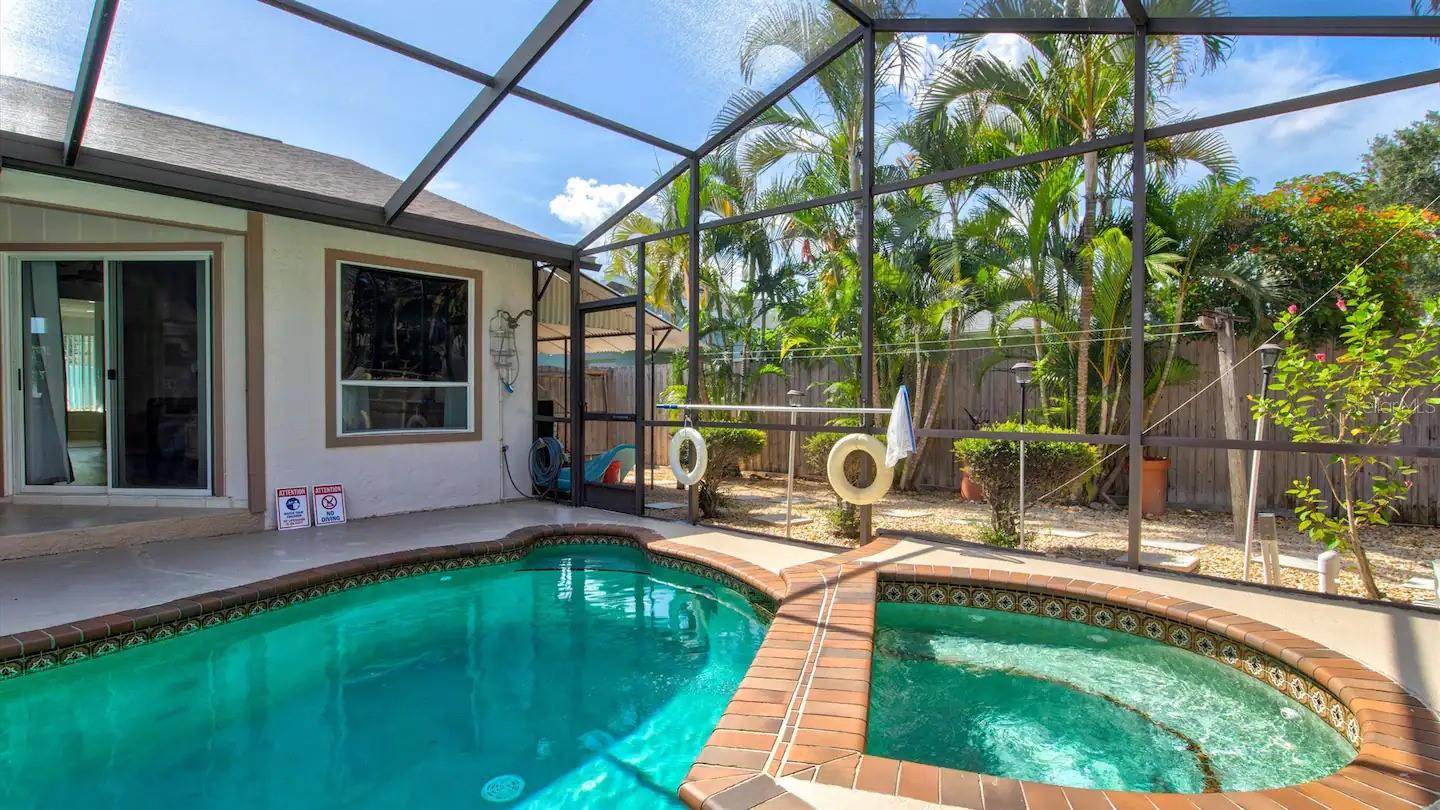 PINE MEADOW - Residential