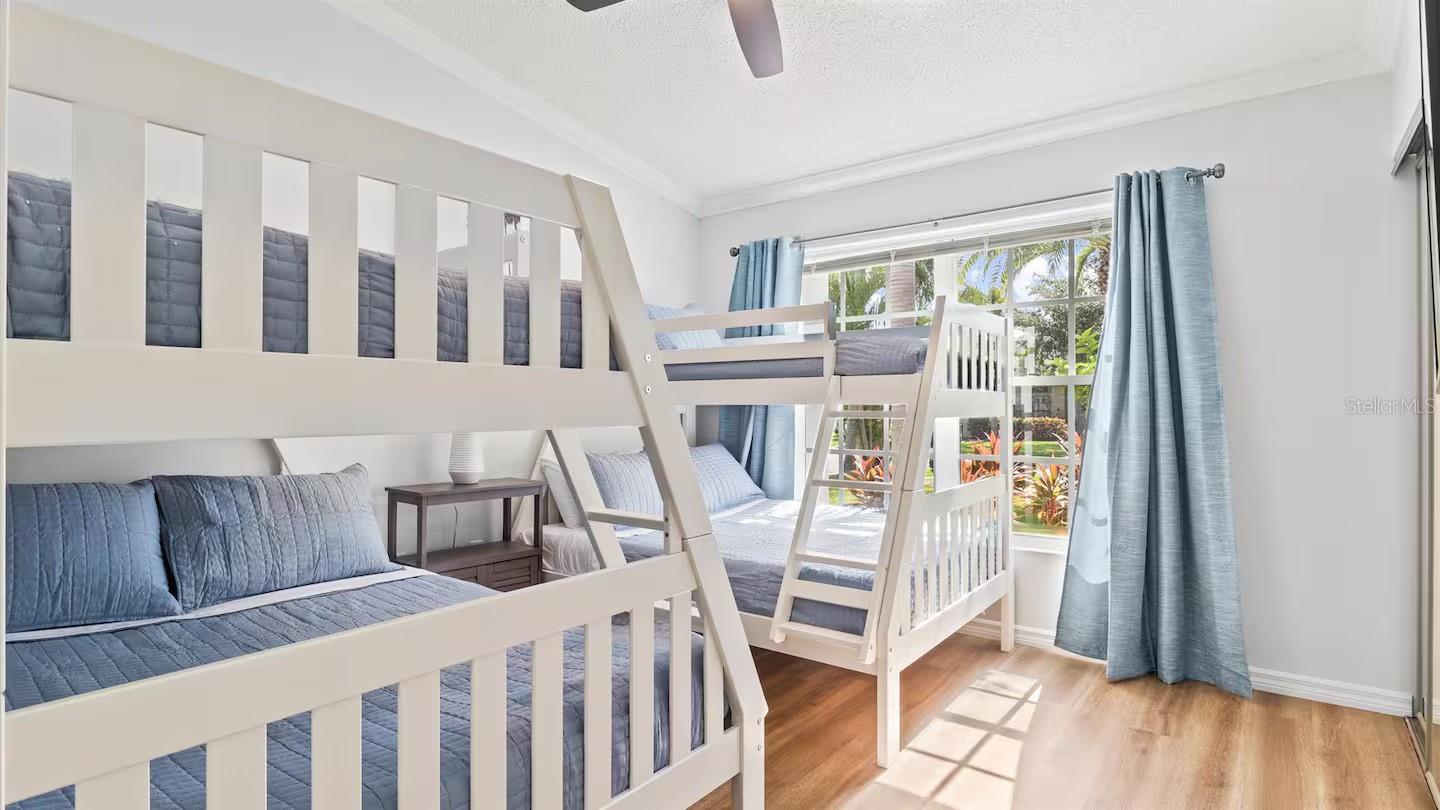 PINE MEADOW - Residential