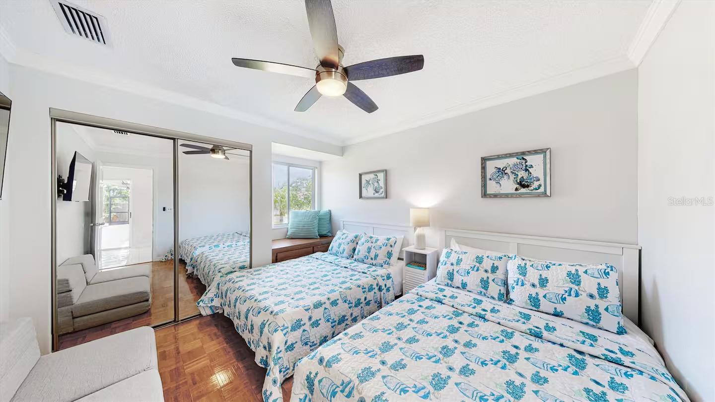 PINE MEADOW - Residential