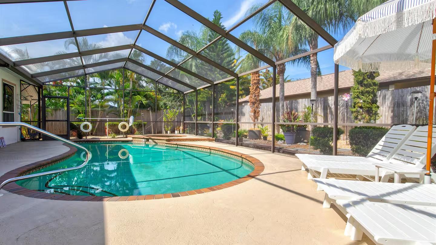 PINE MEADOW - Residential