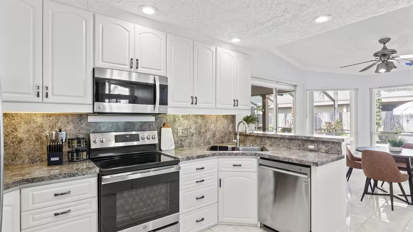 PINE MEADOW - Residential