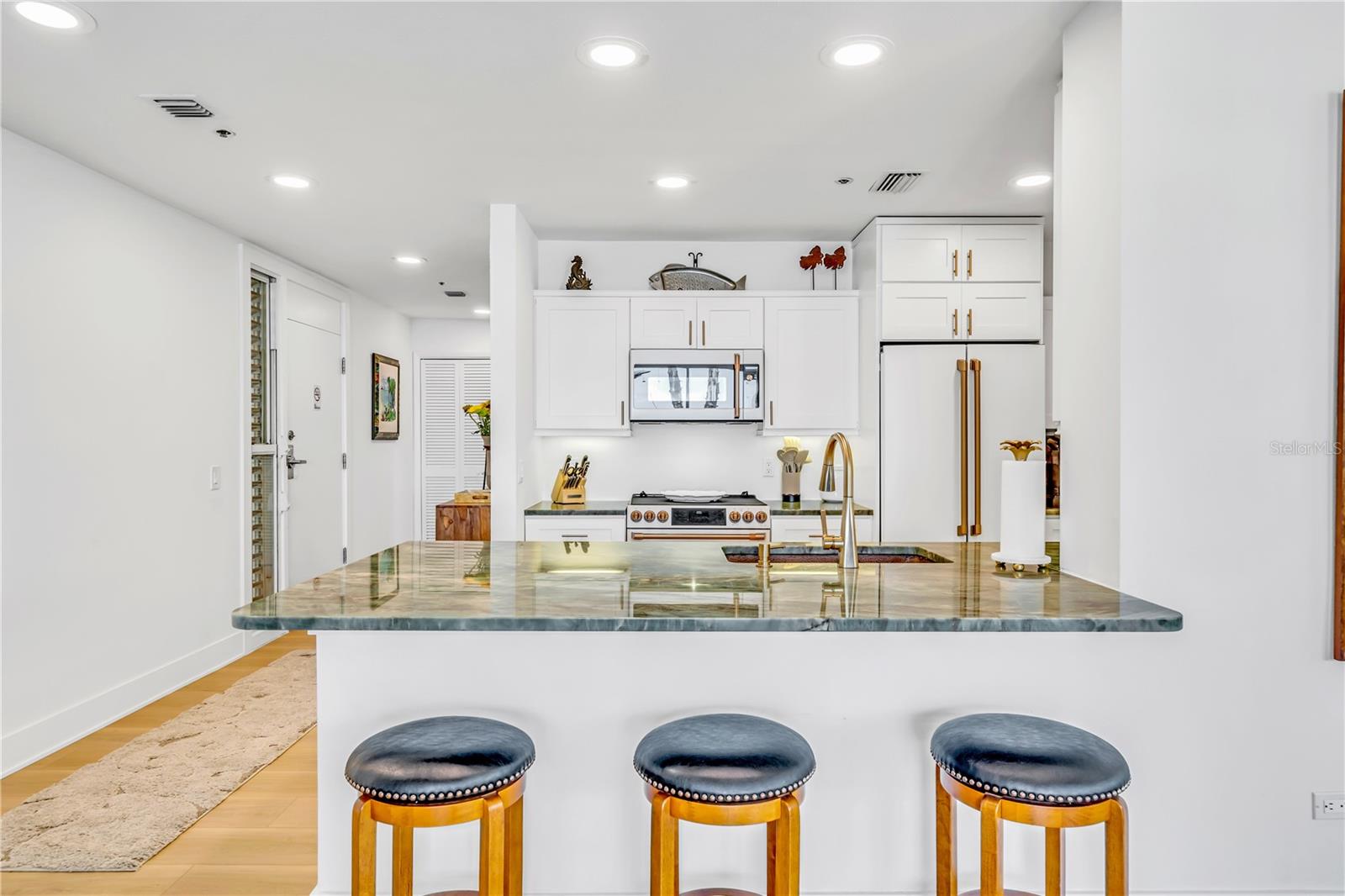 HARBOUR VILLA CLUB AT THE BUCCANEER - Residential Lease