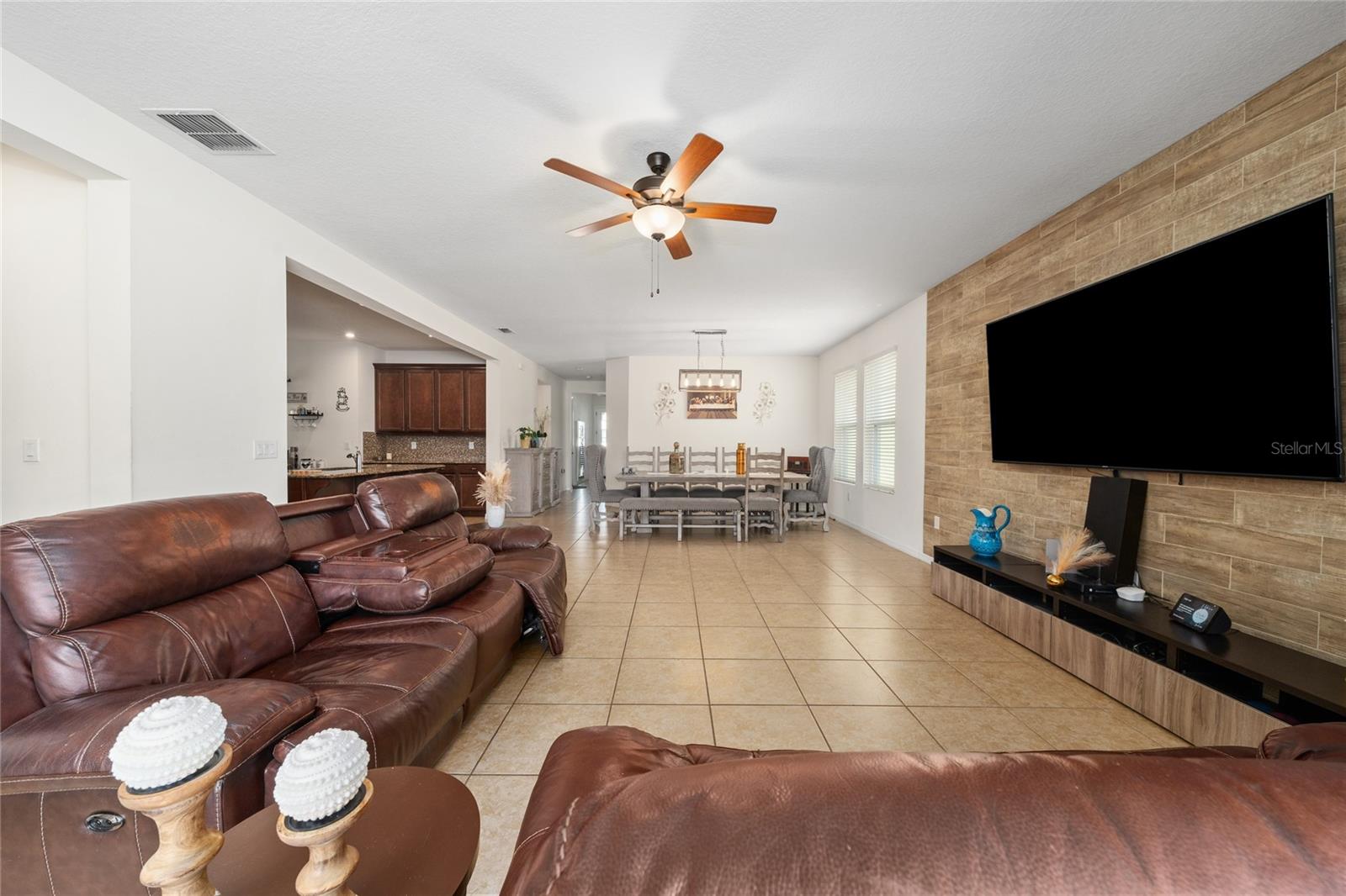 TAPESTRY PH 5 - Residential