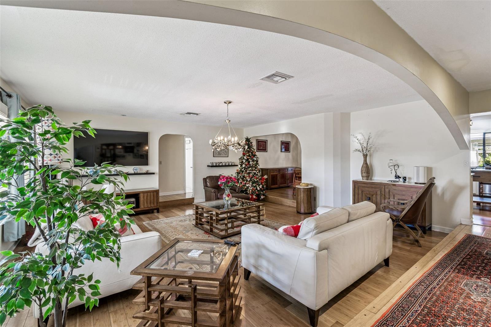 PINELLAS POINT - Residential