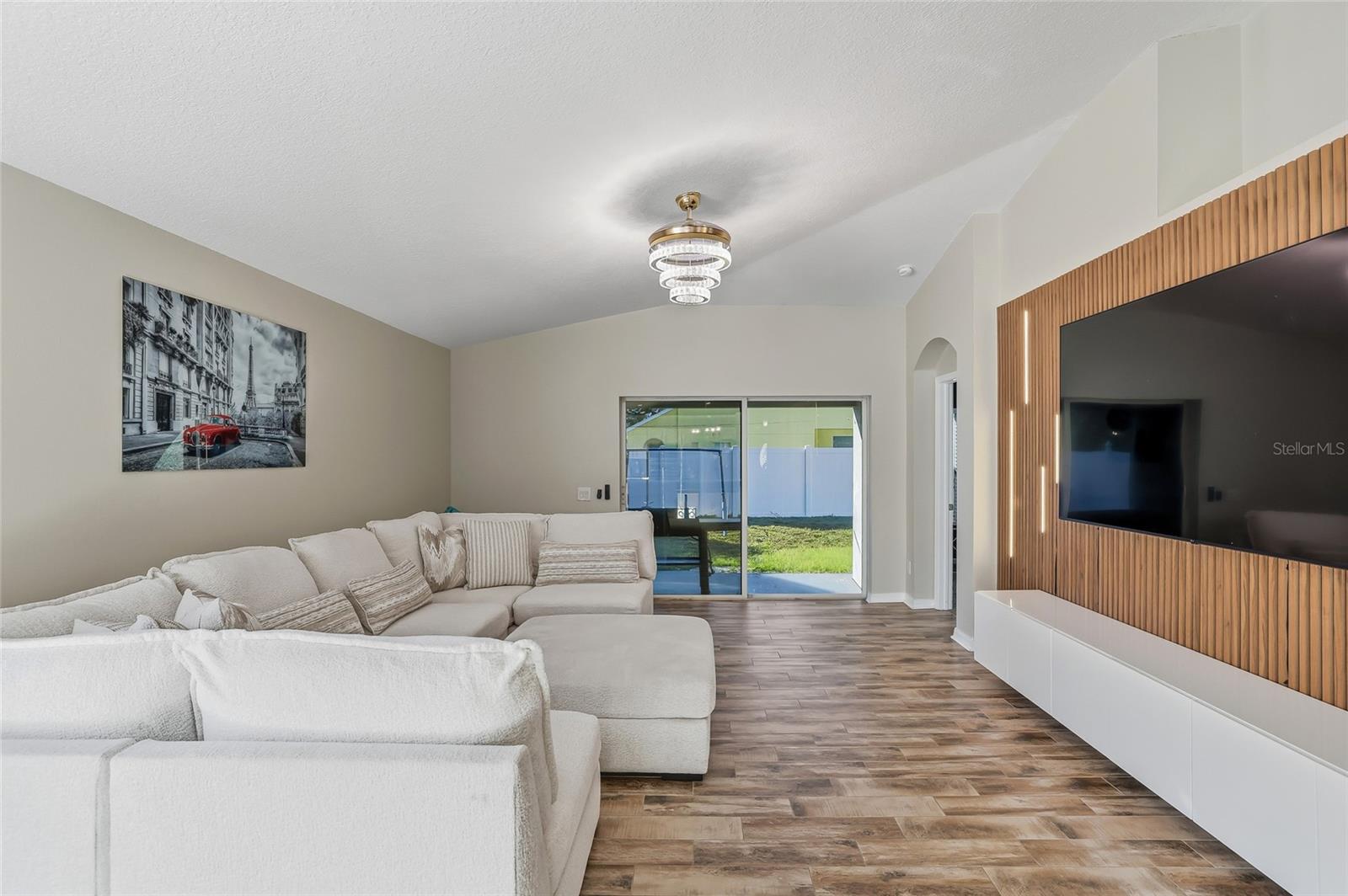 MEADOW POINTE 4 PRCL J - Residential