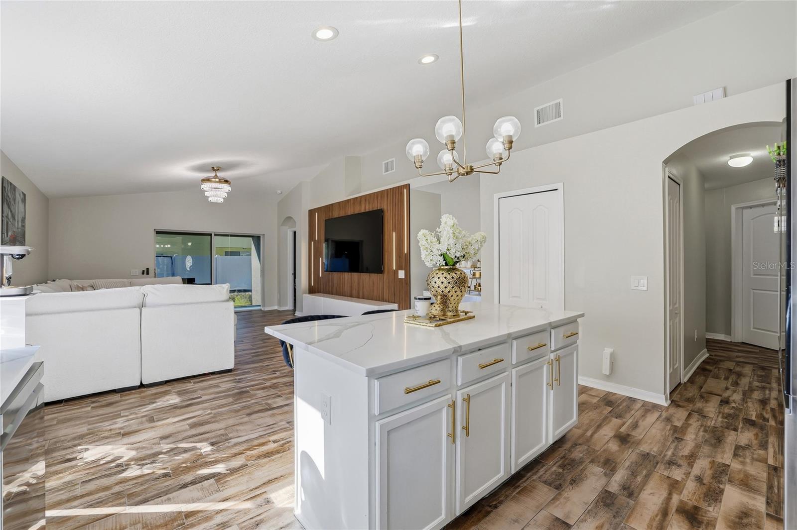 MEADOW POINTE 4 PRCL J - Residential