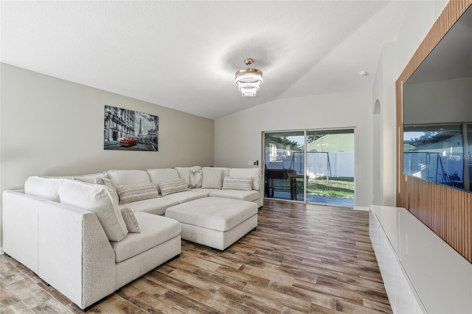 MEADOW POINTE 4 PRCL J - Residential