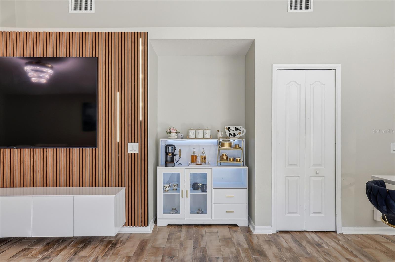 MEADOW POINTE 4 PRCL J - Residential