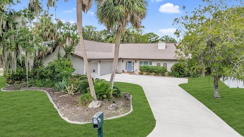 A home in CRYSTAL RIVER