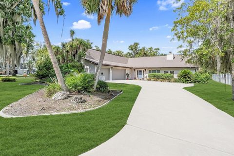 A home in CRYSTAL RIVER