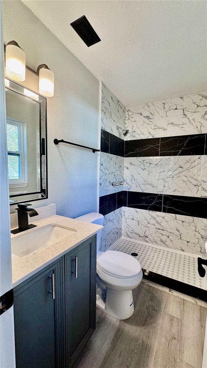 HILL N DALE - Residential