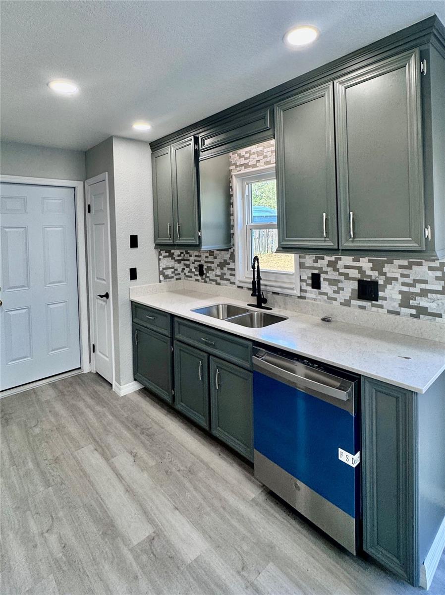 HILL N DALE - Residential