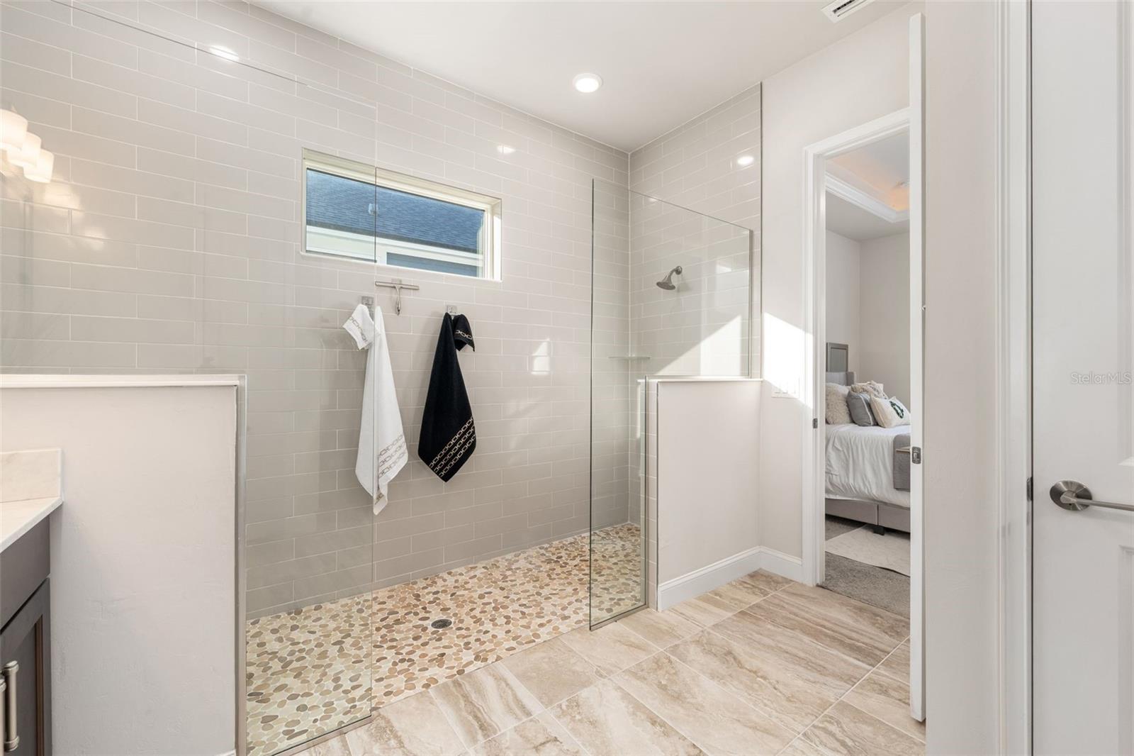 OAKMONT PH 2 PB 32 PG 30 - Residential