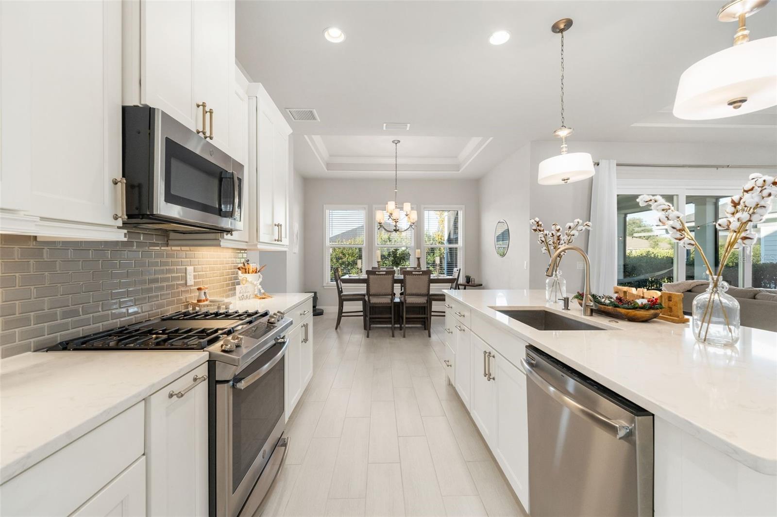 OAKMONT PH 2 PB 32 PG 30 - Residential