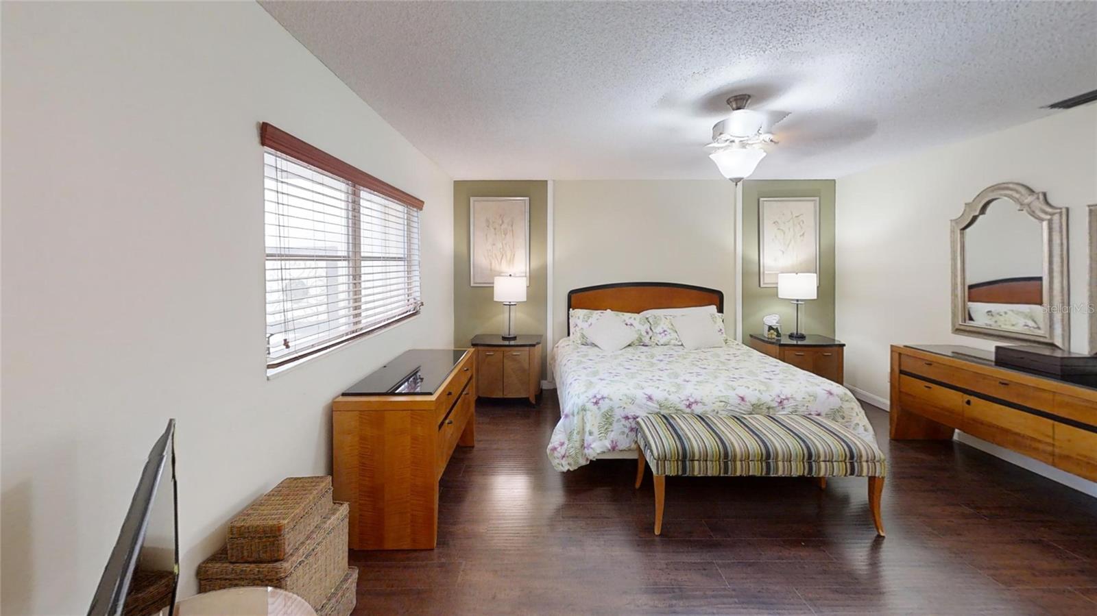 ON TOP OF THE WORLD - Residential Lease