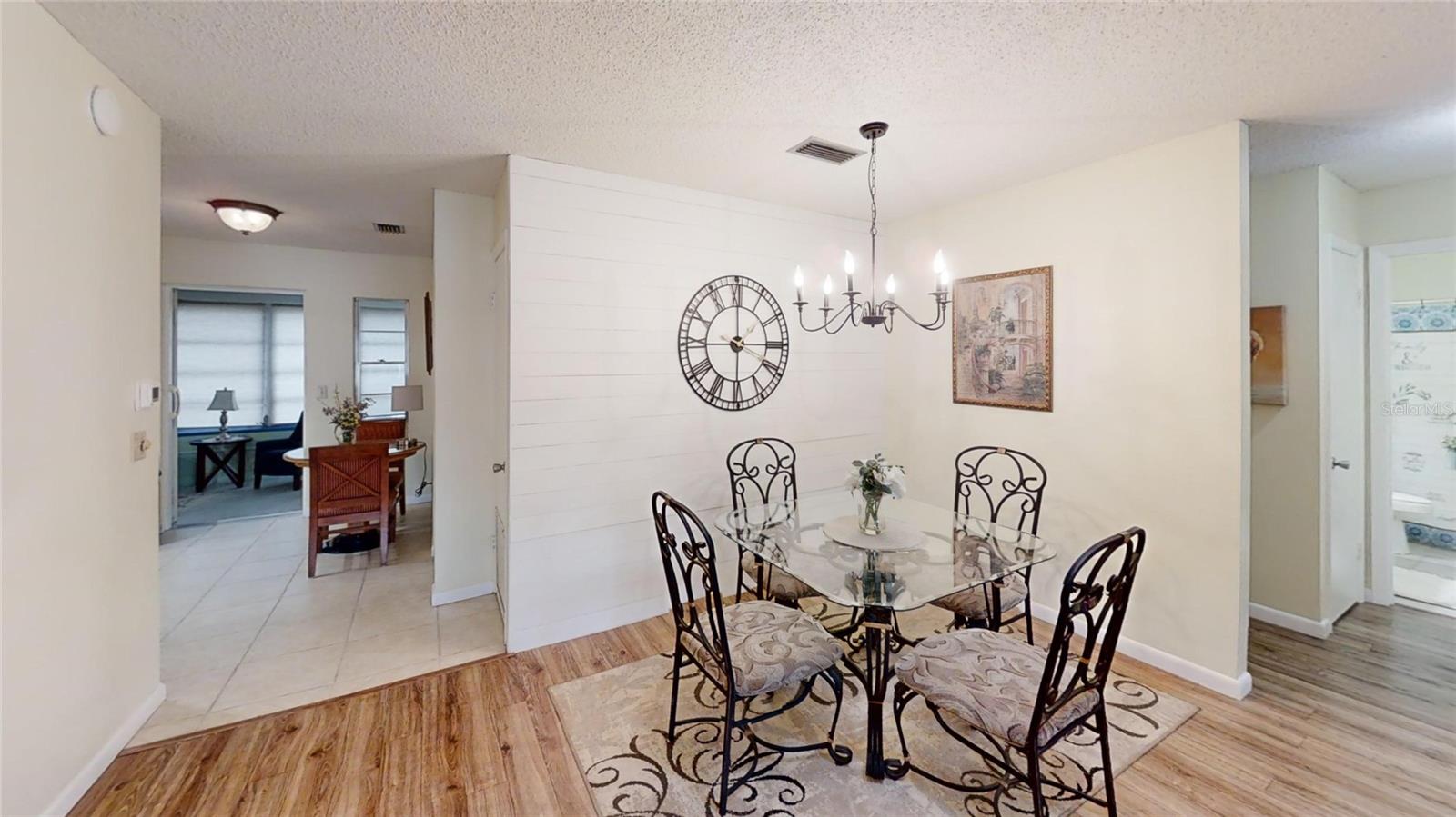 ON TOP OF THE WORLD - Residential Lease