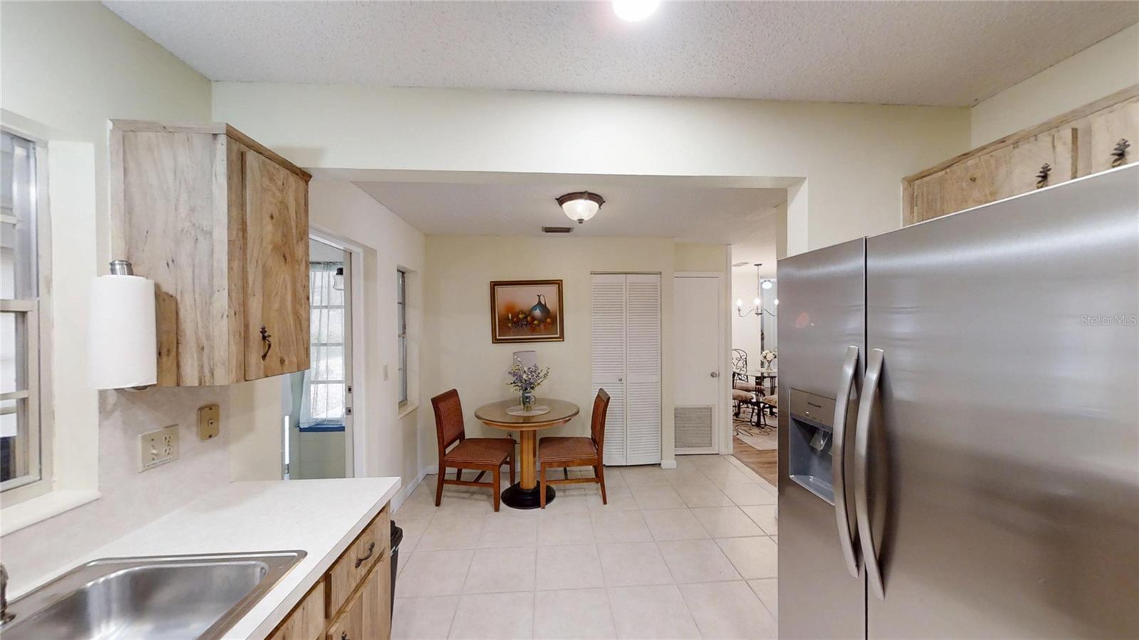 ON TOP OF THE WORLD - Residential Lease