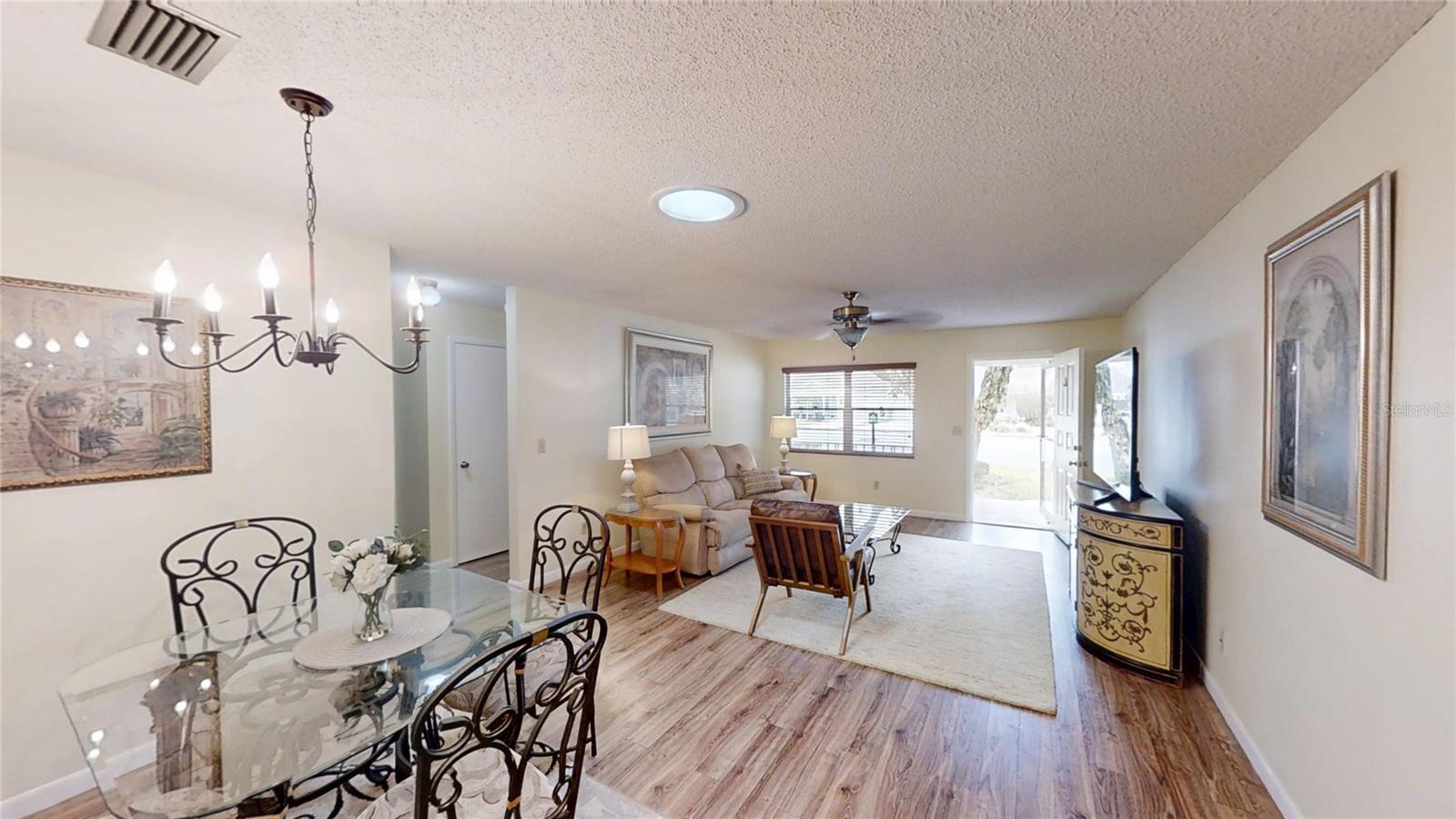 ON TOP OF THE WORLD - Residential Lease