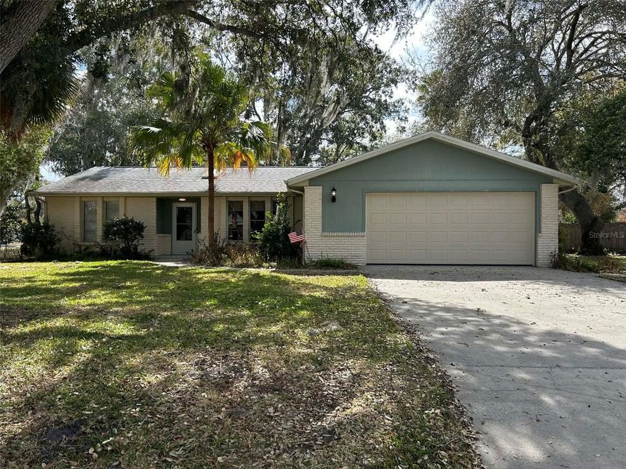 Welcome to the established, sought after community of Kings Point!  With larger lots, and NO HOA, neighborhoods like this are hard to find in today's market.  This home sits on just over a third of an acre and has beautiful, mature oak trees.  It is a 3 bedroom, 2 bathroom home with an open floor plan that offers plenty of space for the family.  A split bedroom plan offers a little extra peace for the primary bedroom.  The skylight right inside the front door offers beautiful natural light for the living area.  A sliding glass door takes you out to the gigantic screened in porch that overlooks the spacious back yard.  The home also features a 2 car garage.  The roof was replaced in 2021 and the water heater is brand new.  While tucked away down Kings Highway, the home is not far from the turnpike, which makes commuting a breeze.