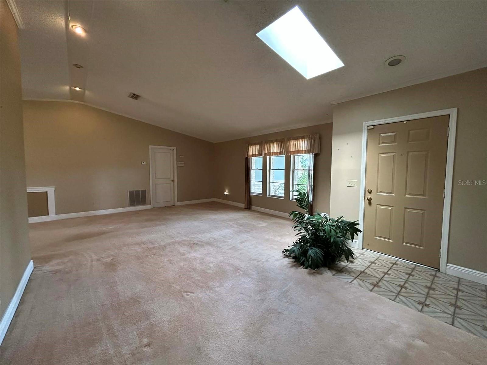 KINGS POINT - Residential