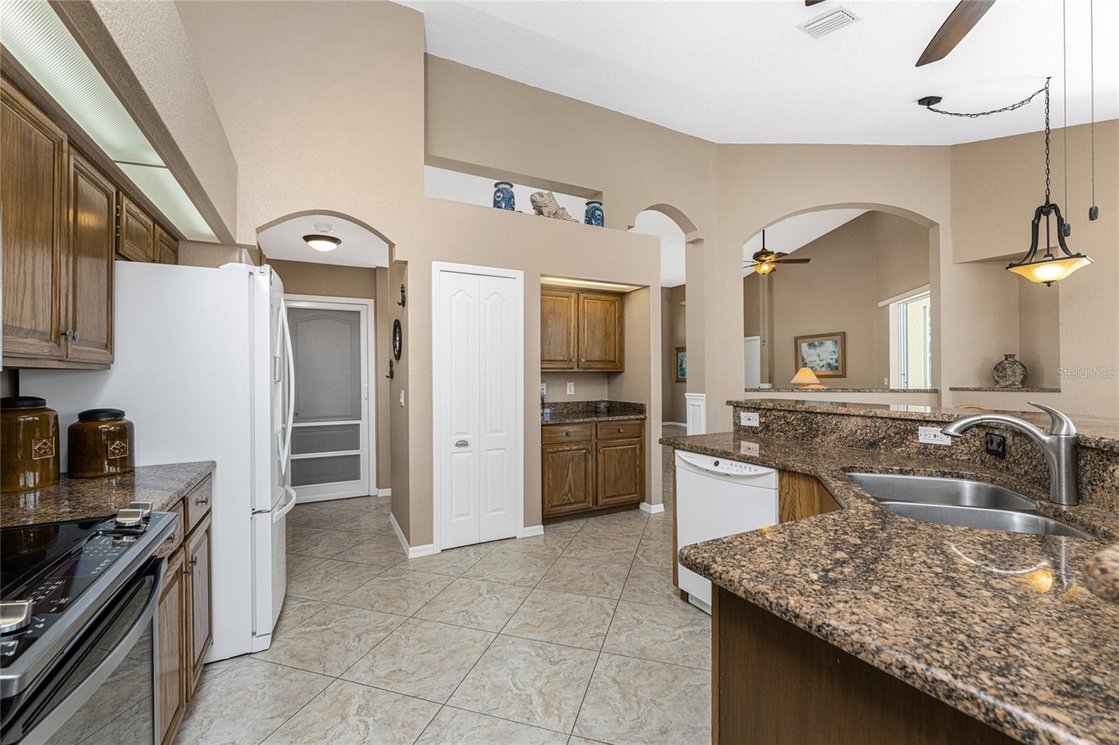 ROTONDA WEST BROADMOOR - Residential