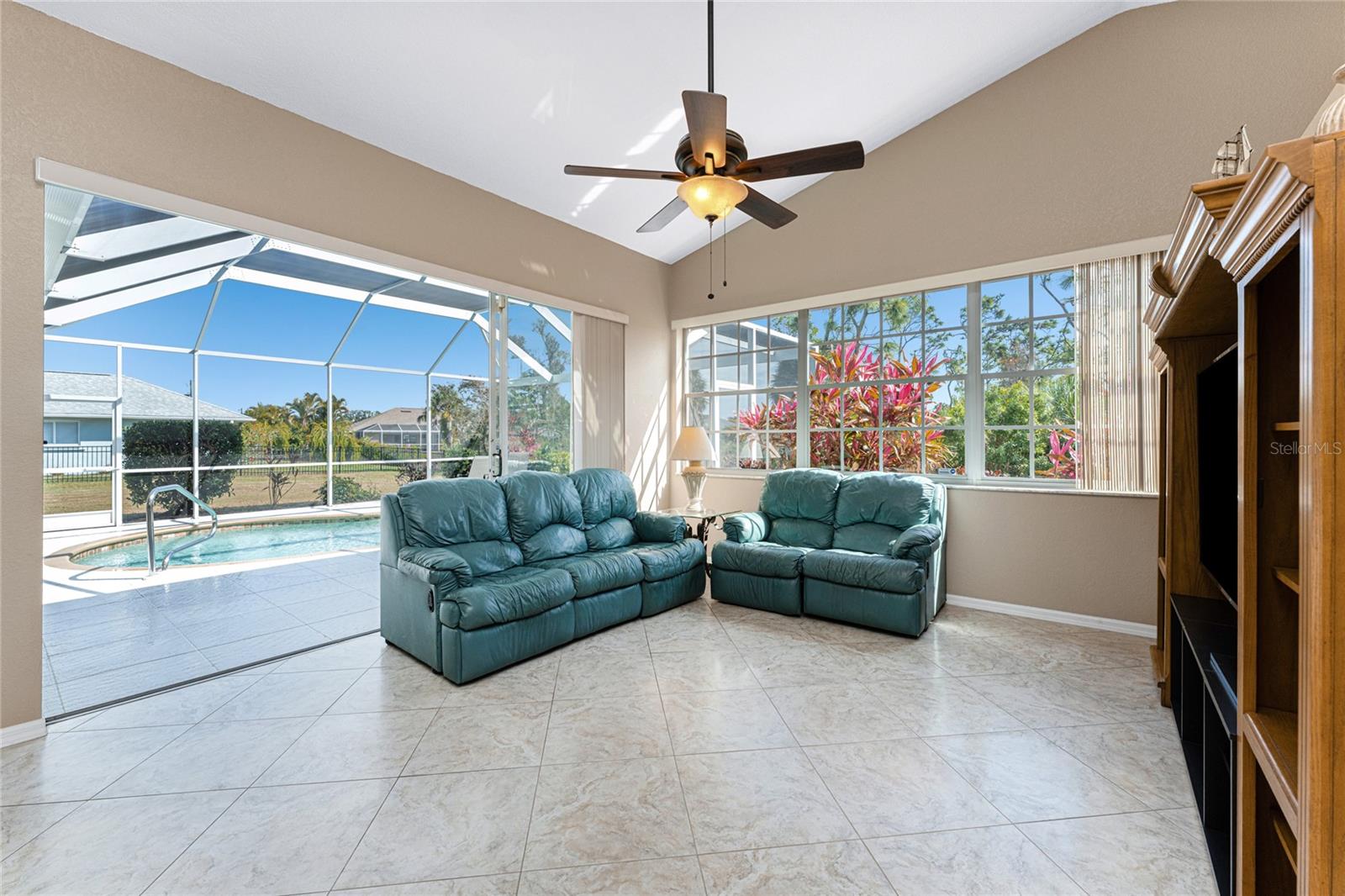 ROTONDA WEST BROADMOOR - Residential