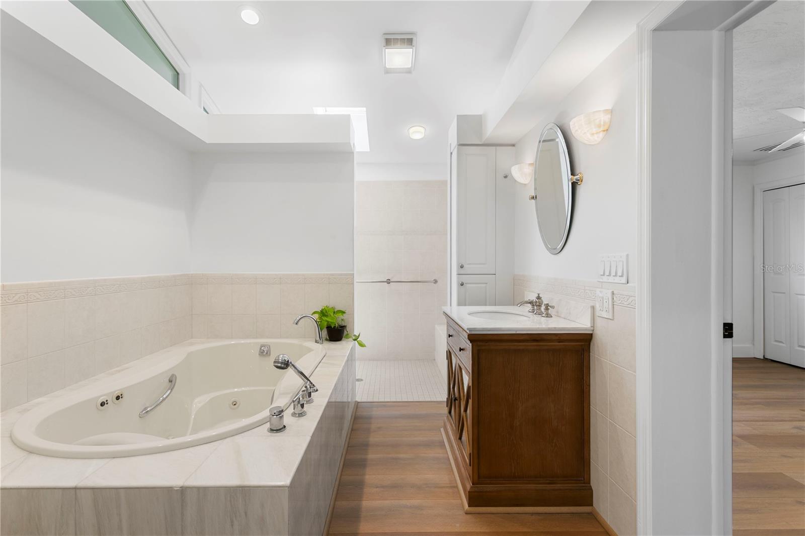 VENETIAN ISLES - Residential