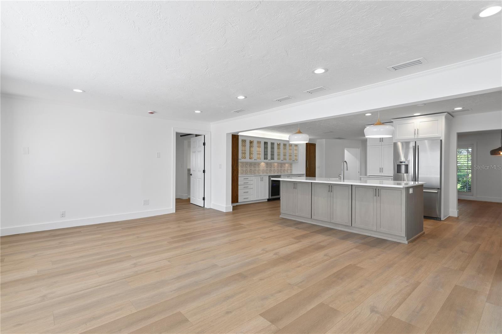 VENETIAN ISLES - Residential