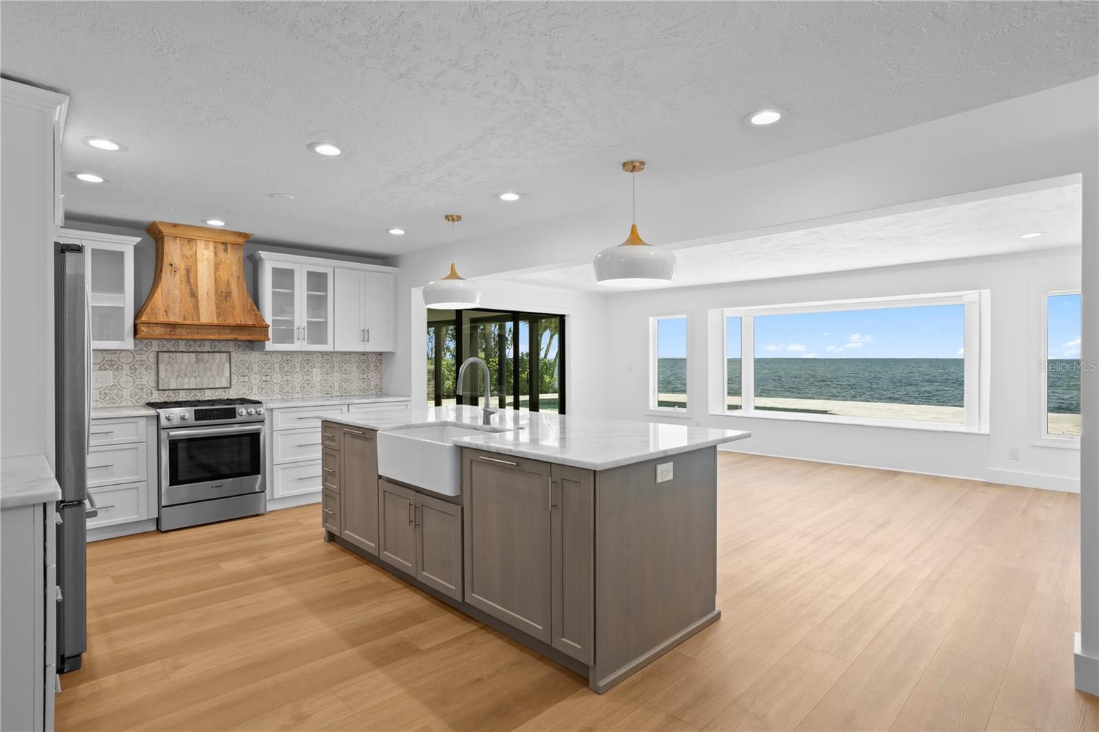 VENETIAN ISLES - Residential