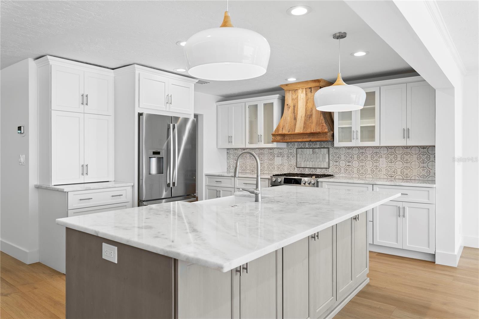 VENETIAN ISLES - Residential