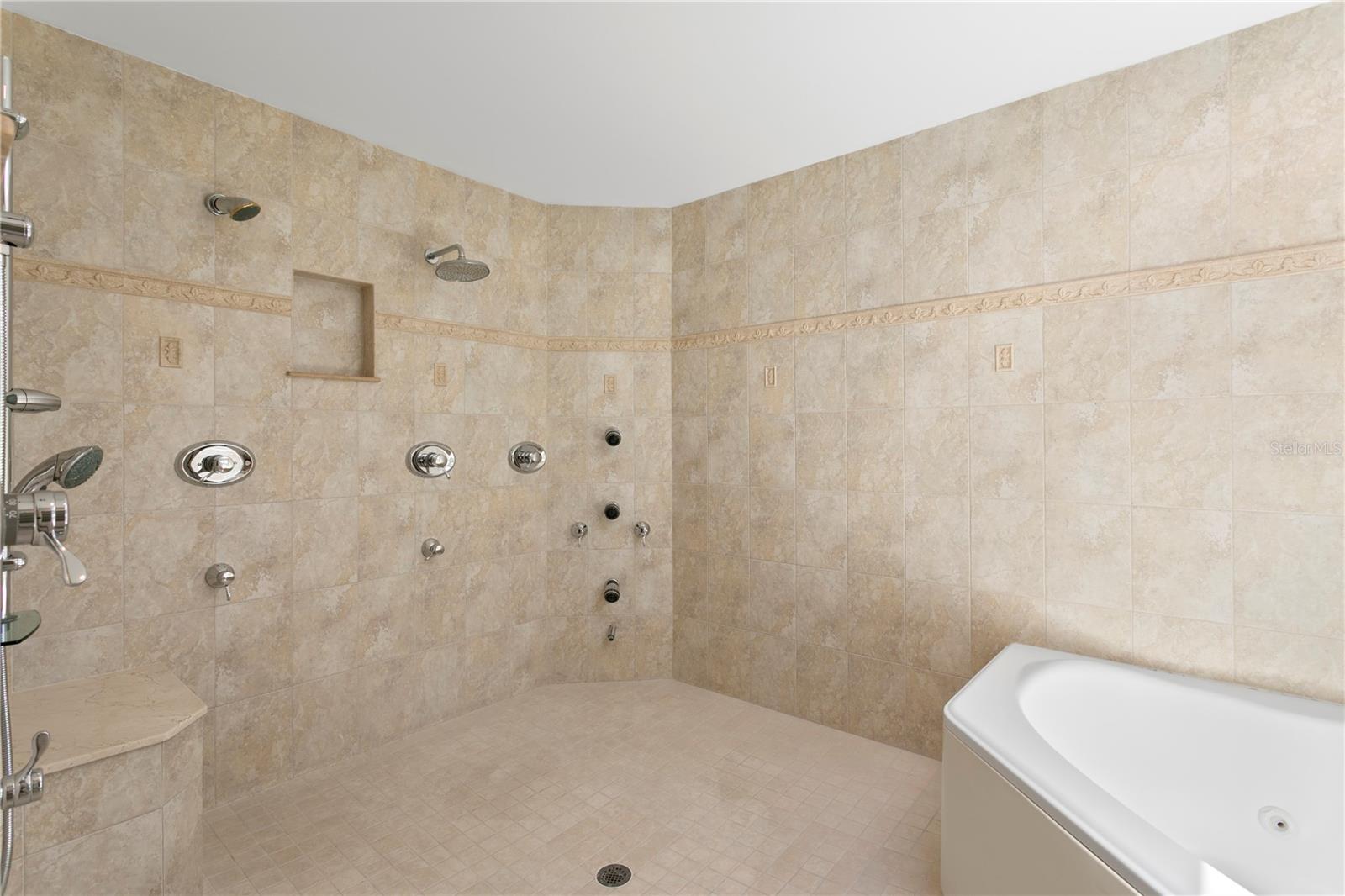 VENETIAN ISLES - Residential