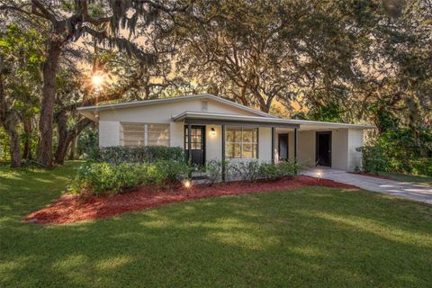 Photo of 160 N Williams Avenue, Titusville, FL 32796 (MLS # O6356915) Photo of 160 N Williams Avenue, Titusville, FL 32796 (MLS # O6356915)
