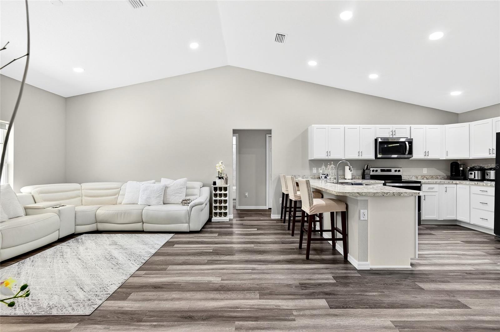 MARION OAKS UN ELEVEN - Residential