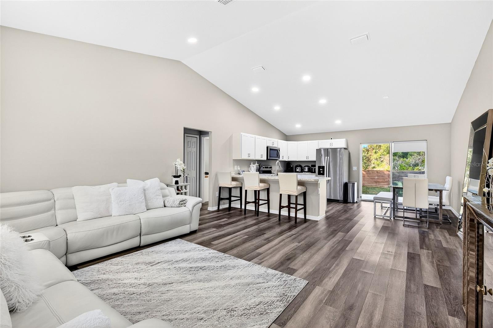 MARION OAKS UN ELEVEN - Residential