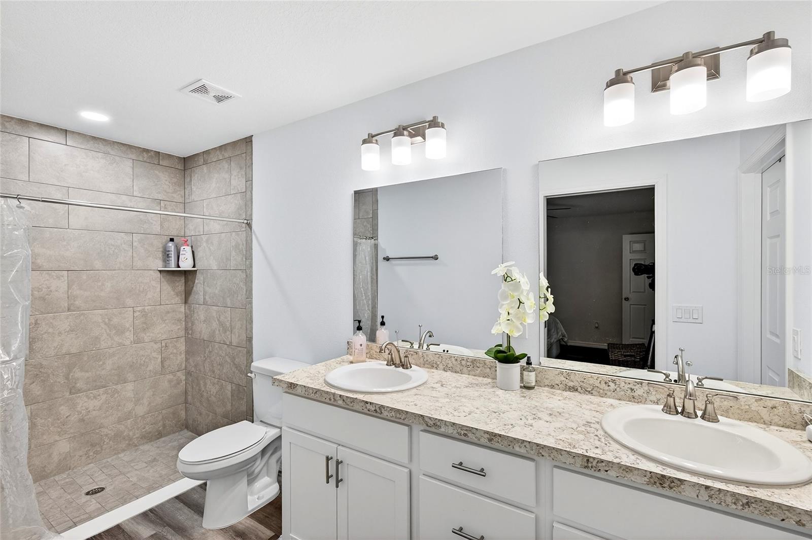 MARION OAKS UN ELEVEN - Residential