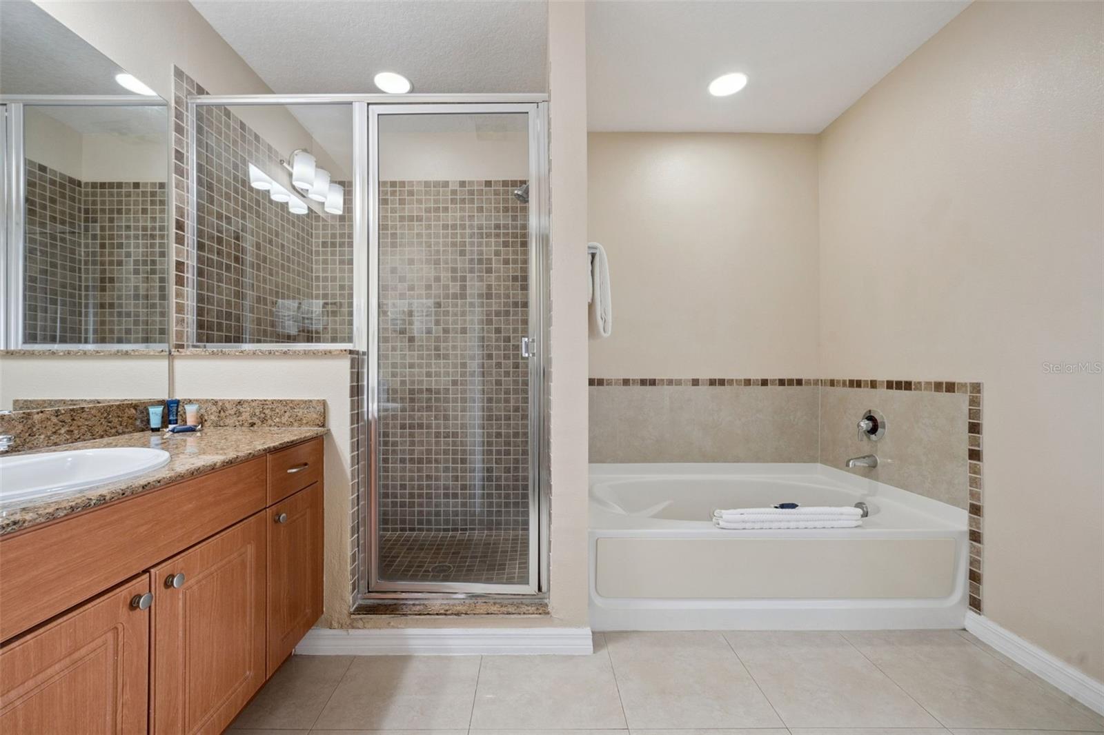 POINT ORLANDO RESORT CONDO PHASE 19512/3560 - Residential