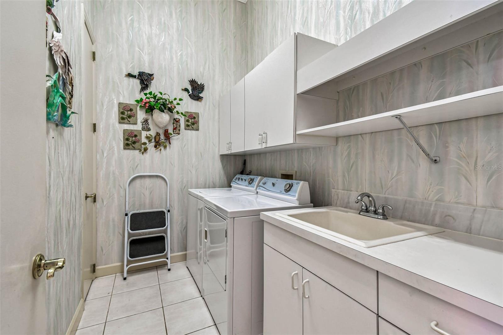 BAYOU CLUB ESTATES PH 5 - Residential