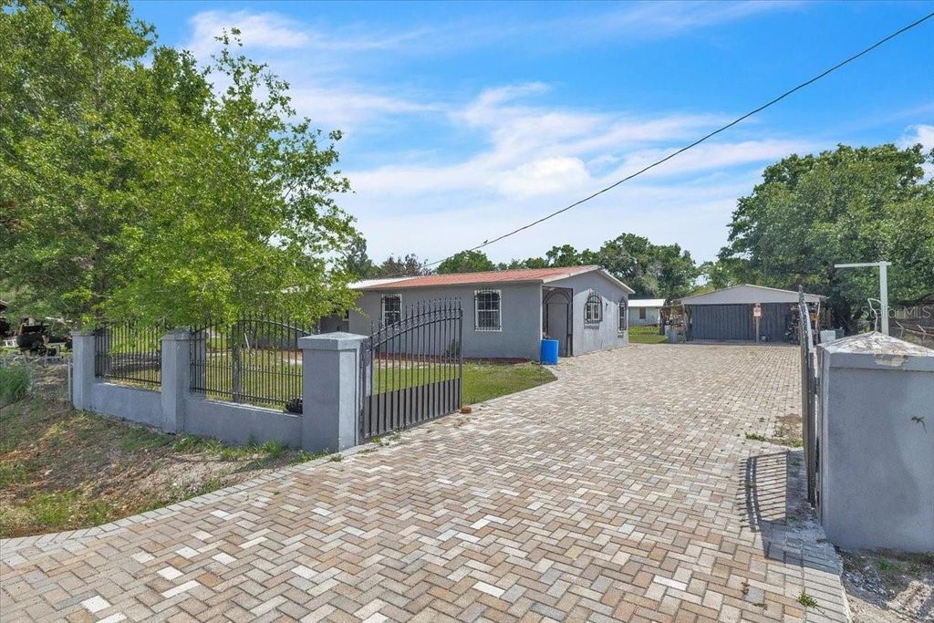 Photo of 1326 NE Forrest Avenue, Arcadia, FL 34266 (MLS # C7524261)