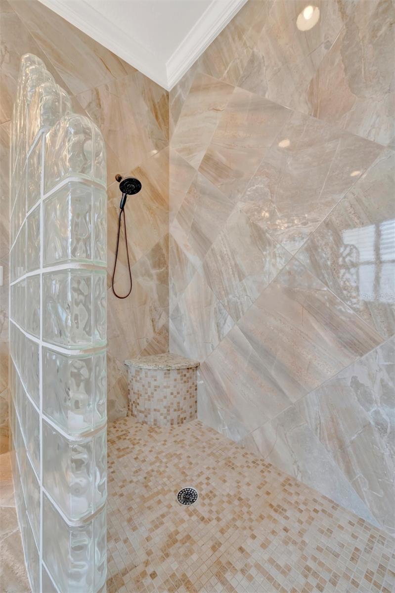 HAMPTONS UNIT 1 - Residential