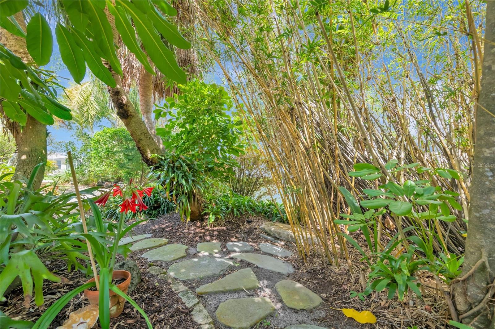 HAMPTONS UNIT 1 - Residential