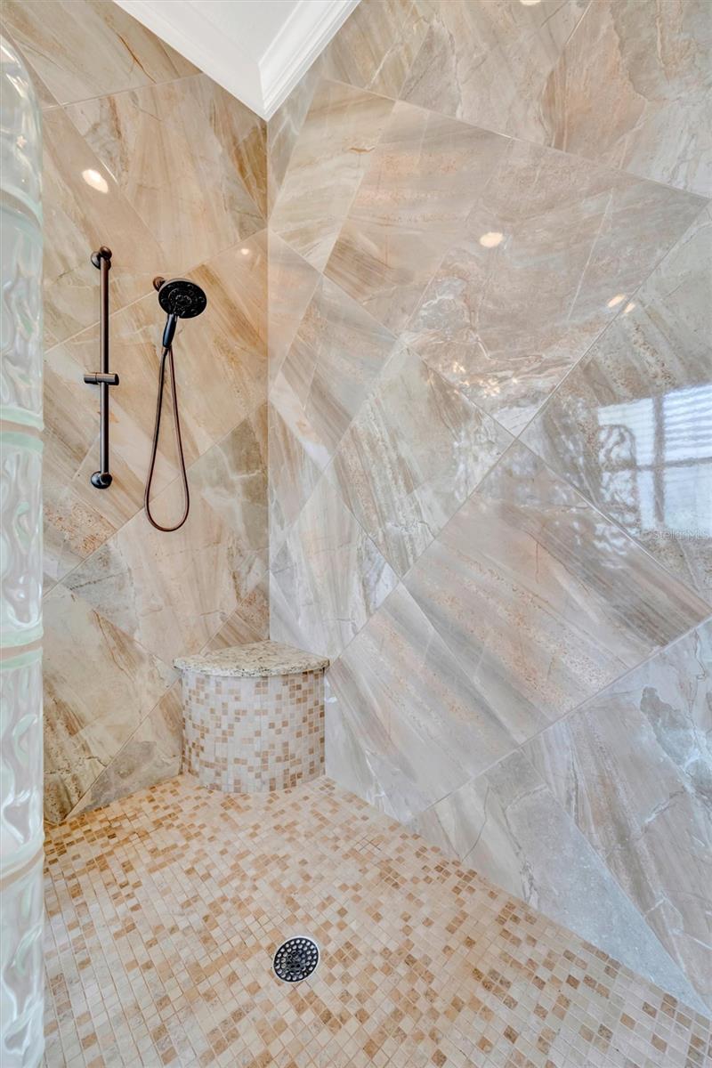 HAMPTONS UNIT 1 - Residential